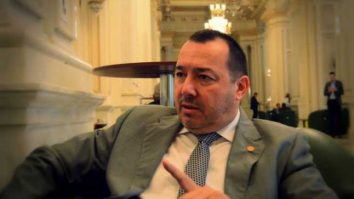 deputatul mitralieră
