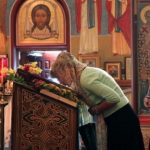 Se redeschid bisericile