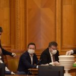 parlamentarii izolare