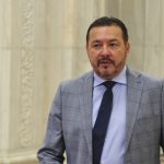 deputatul „Mitralieră” mască