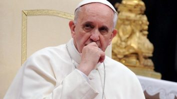 papa francisc cardinal testat pozitiv