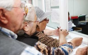 pensionari romania