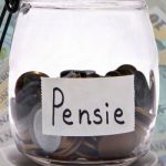 pensie romani strainatate