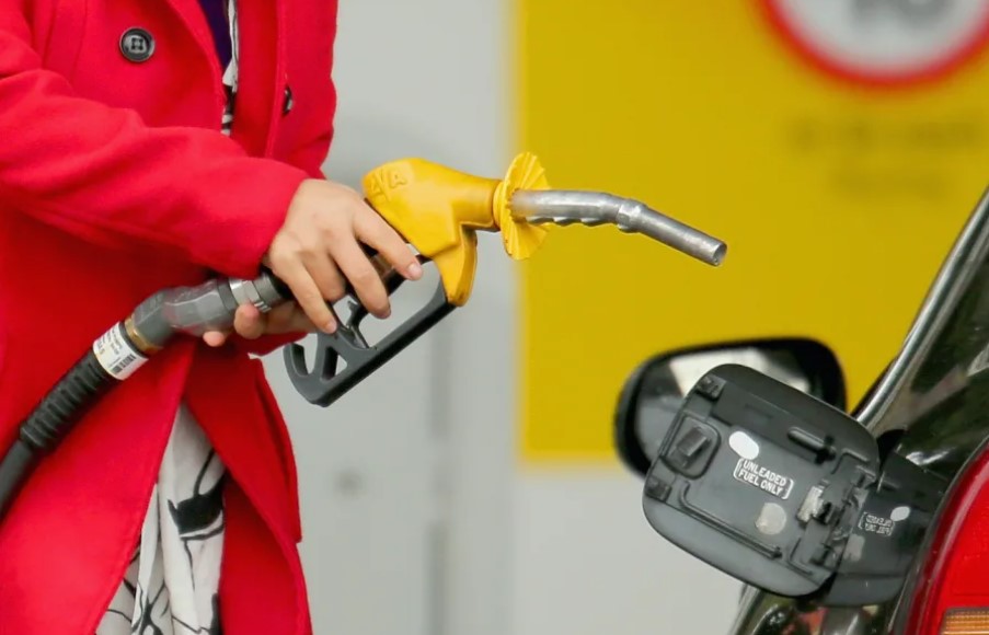 cresc preturile la benzina in Italia