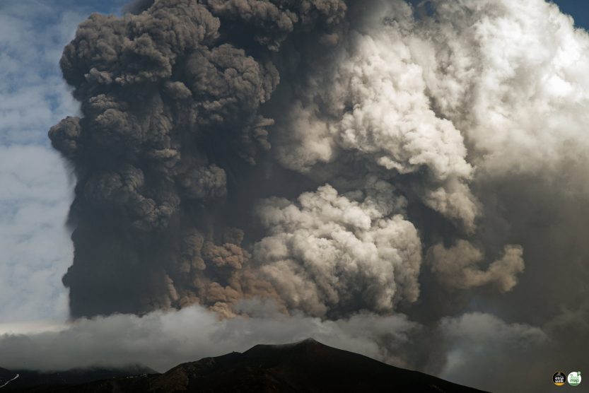 eruptie vulcan Etna Italia