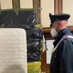 zidit mama moarta in casa