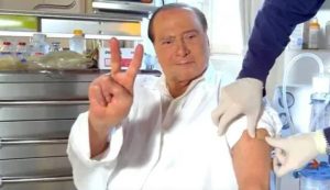 Berlusconi a facut a treia doza