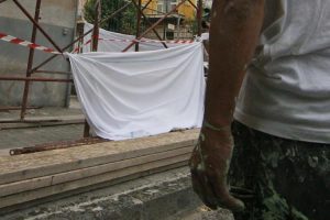 muncitor roman cazut de pe schela la Roma
