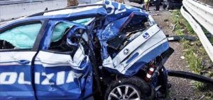 roman beat distrus masina politiei