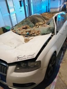 masina distrusa ribera