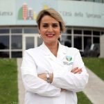 medic amenintat cu moartea