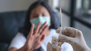 medici suspendati au refuzat sa se vaccineze