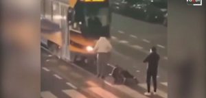 tramvai milano tineri asalt