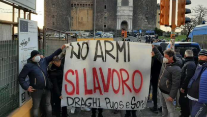 Draghi huiduit la Napoli