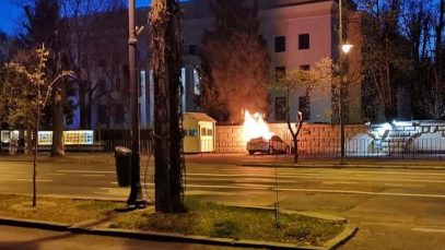 masina foc ambasada