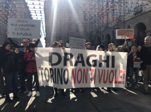 Draghi huiduit la Torino