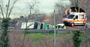 autocar romanesc rasturnat