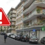 Bătrâna cade peste o româncă