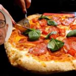 Pizza Margherita cu făină de greieri: provocarea lui Gino Sorbillo