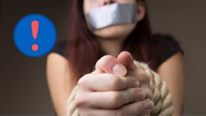 Italia părinți arestați legat fiica