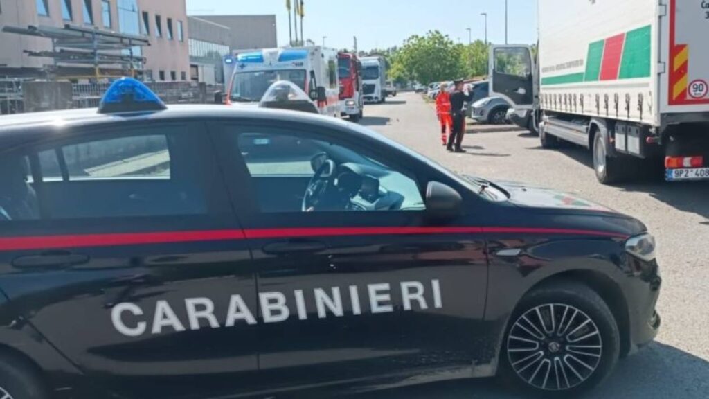 Șofer de tir găsit mort în cabina sa în Italia