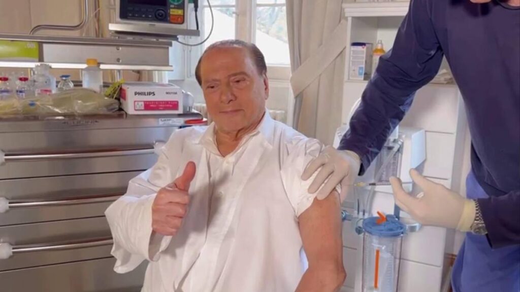 Berlusconi, este vina vaccinului?