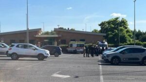 fetita moarta masina