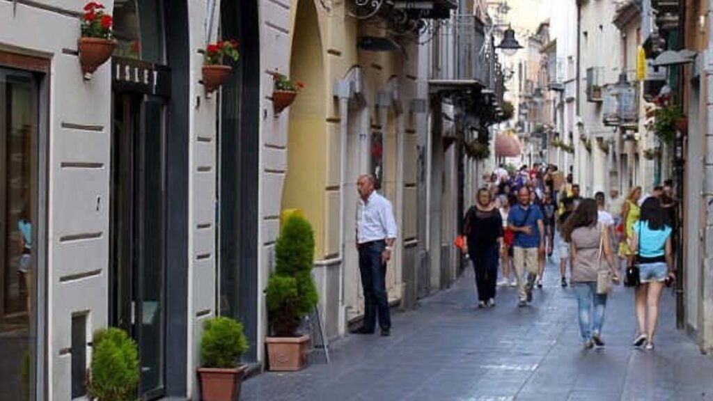 În acest frumos oraș italian, casele sunt la vânzare cu 50.000 de euro