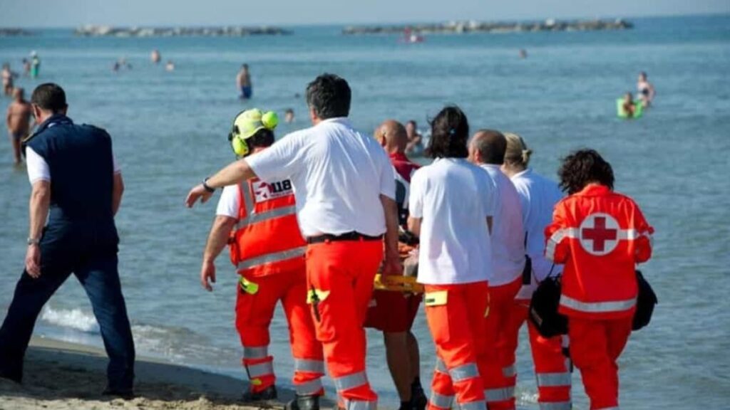 Un băiețel român de 6 ani s-a înecat în mare la Margherita di Savoia
