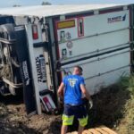 A adormit la volan și a ieșit cu camionul de pe șosea in Italia