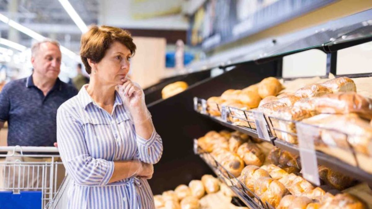 Più della metà degli italiani fatica ad arrivare a fine mese e tre su dieci abbandonano le cure mediche.