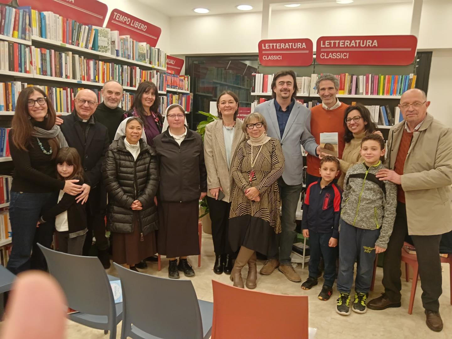 Testimonies of Romanians who work in greenhouses in Sicily, collected in a book Testimonies of Romanians who work in greenhouses in Sicily, collected in a book