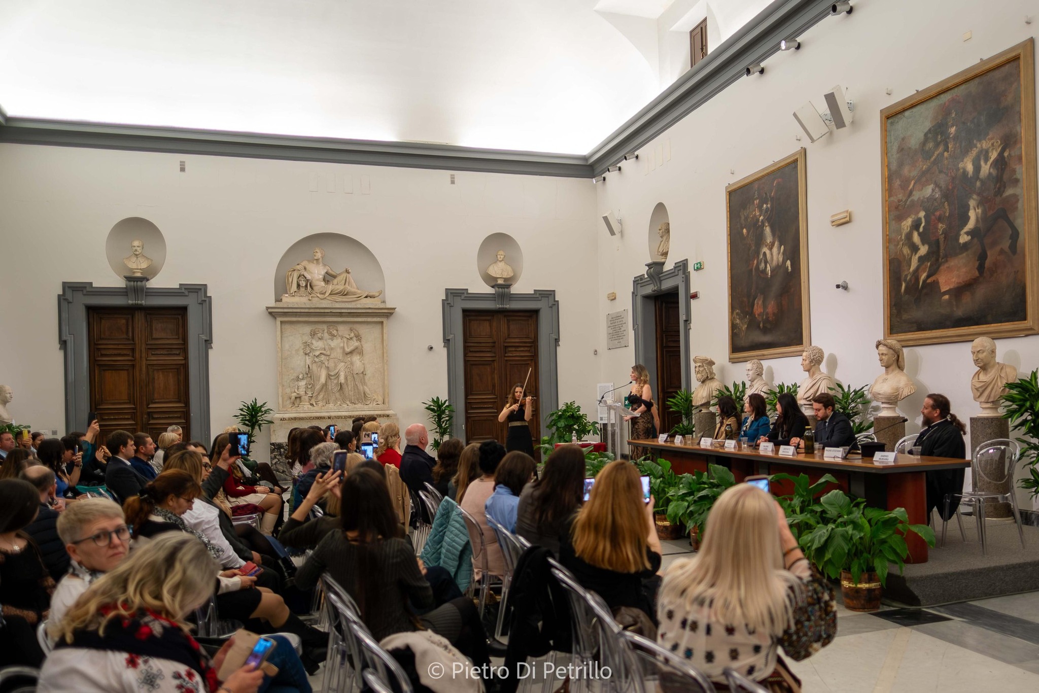 Young Romanian talents, awarded in the City Hall of Rome Young Romanian talents, awarded in the City Hall of Rome